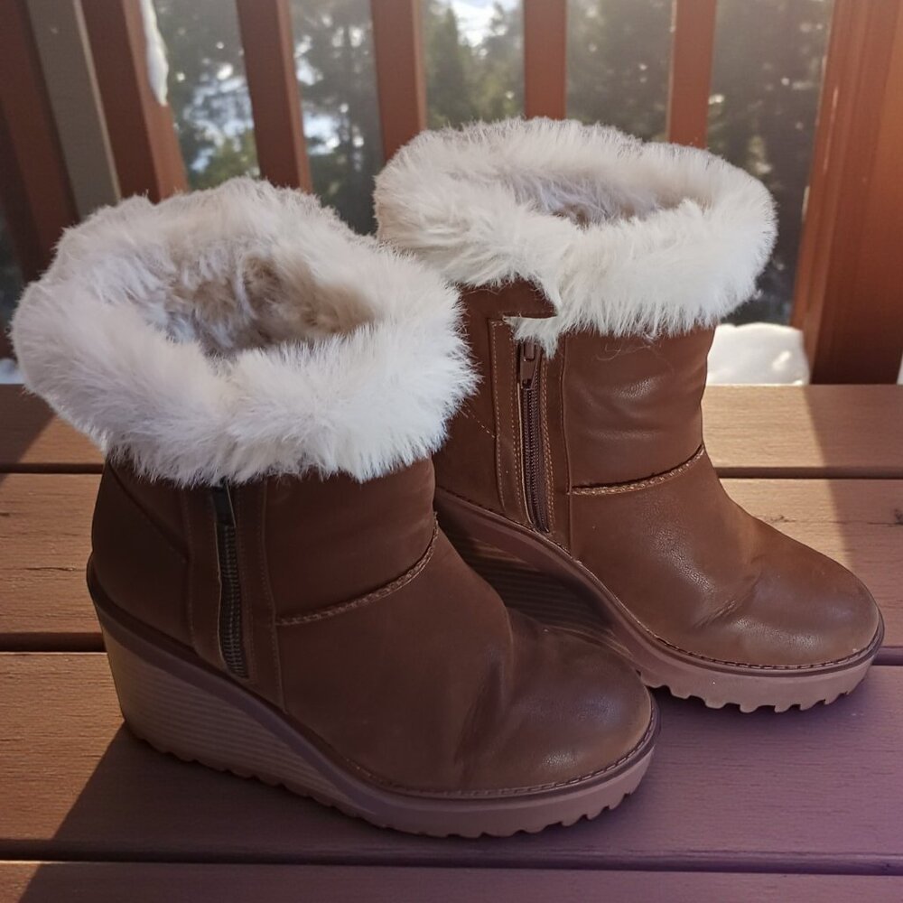 Soft Moc Natalie Women’s Winter Wedge Boots – Faux Fur Lined, Size 37 (US 6.5)
